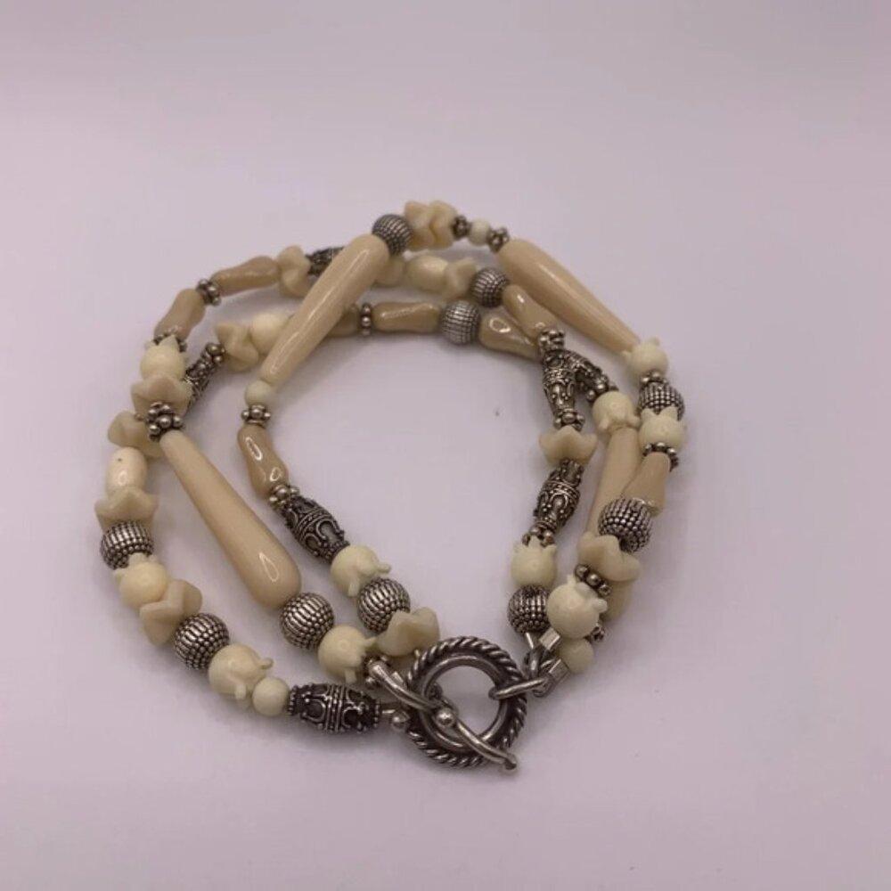 #084 Vintage cream beads with silver  tone spacer toggle clasp bracelet